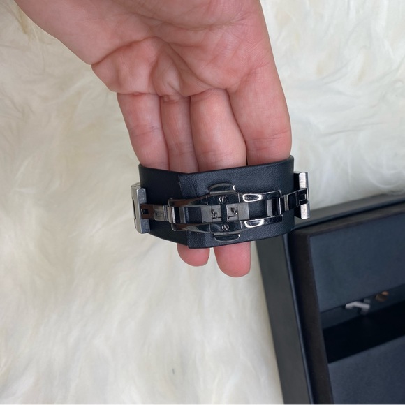 MOVADO Bold womens watch stainless steel. Designer watch - Picture 11 of 17